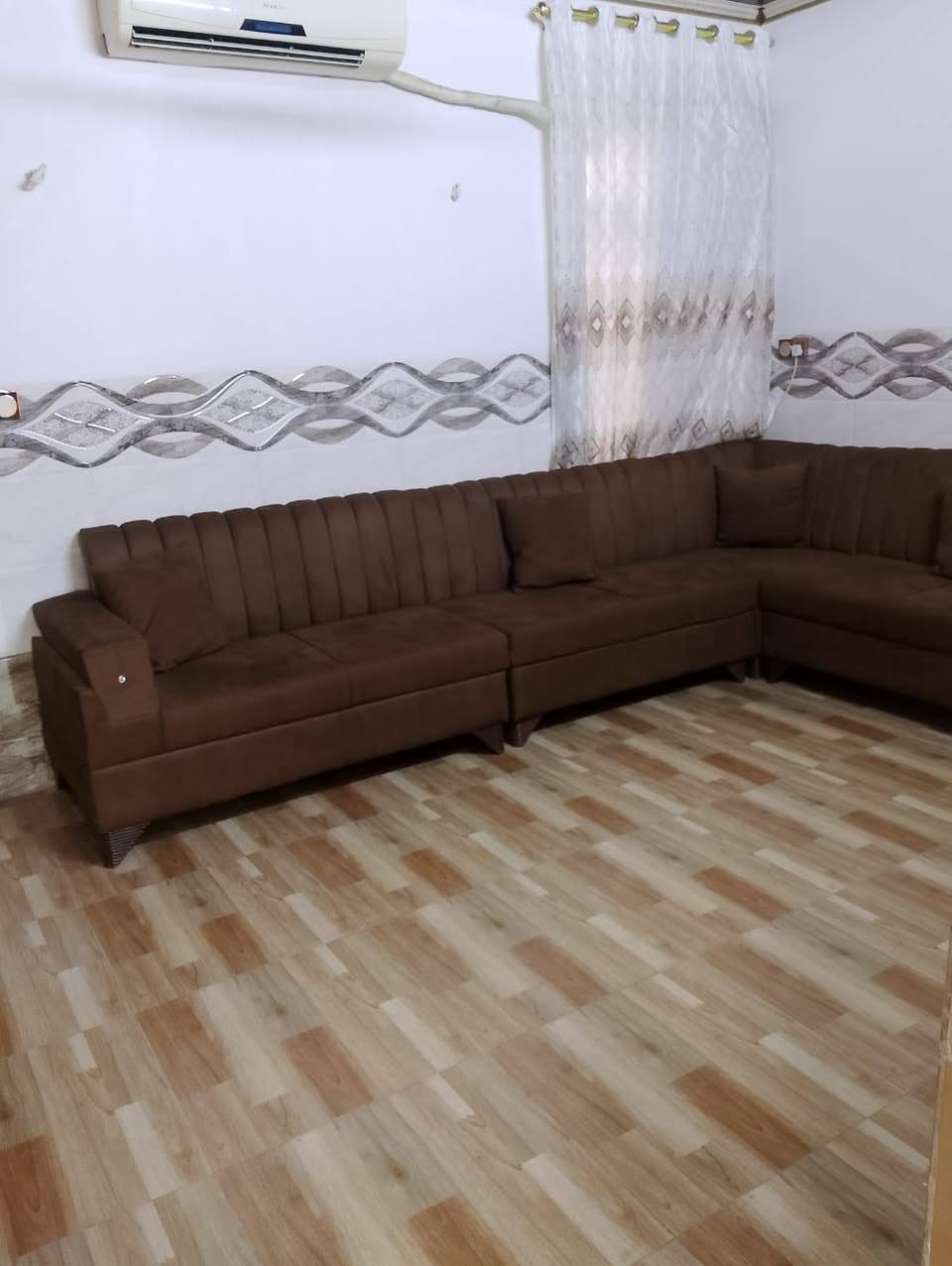 مكتب أبو شهم مكتب أبو شهم الصميدعي للعقار 
🏠دار للبيع زيونه السعر جداً مناسب 
________________________
التفاصيل:🖊🖊
♦️موقع مميز منطقة راقية 
بناء حديث 
♦️دار طابقين 

♦️  الطابق الاول /غرفتين نوم/كراج /مطبخ/  هول وصحيات 
الطابق الثاني غرفتين نوم وهول وصحيات 

جمعيه حمورابي 

_________________________
المساحة : 📐📐
♦️مساحة الدار 100متر
الواجهه 5متر
_________________________
موقع الدار 🚩🚩
♦️موصل حي زيونه قبل دائرة المرور 

_________________________
الاستفسار  مكتب أبو شهم الصميدعي للعقار 
للمزيد من الاستفسار الاتصال على الارقام التالية:

☎️***********☎️***********☎️
