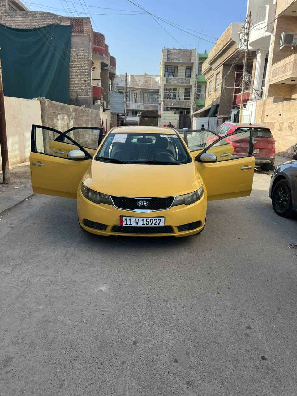 كية فورتي ١٢ وارد امريكي
حادثها جنطة بدون دواخل وبالعراق بنيد خغيف ومن تلحيظة صغيرة الكير والمحرك جيد تبريد ثلج داخل اسود المرغوب رقم بغداد هزة جديدة السيارة احلى من الصور بهواي  مكينة ٢٠٠٠ دوش ما بيها اي نقص السعر ٩٣ وبيها مجال
للتواصل ***********
