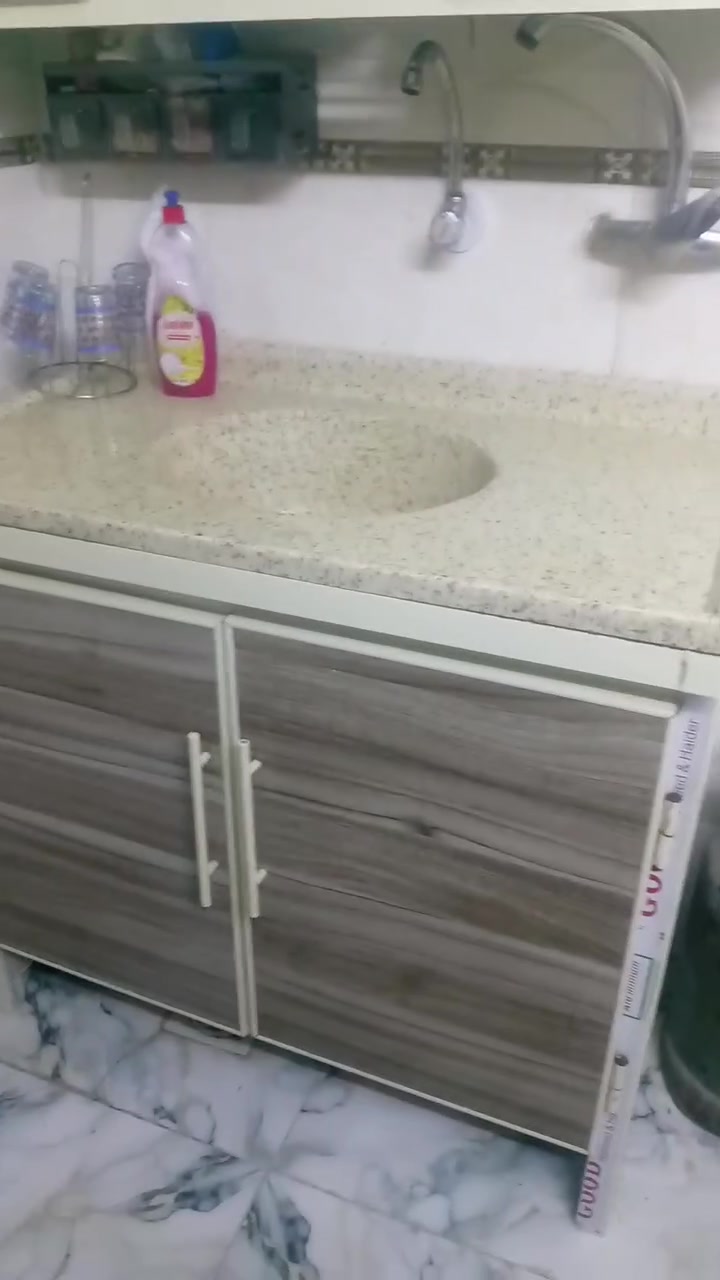 السلام عليكم عندي كاونتر نظيف للبيع ***********
