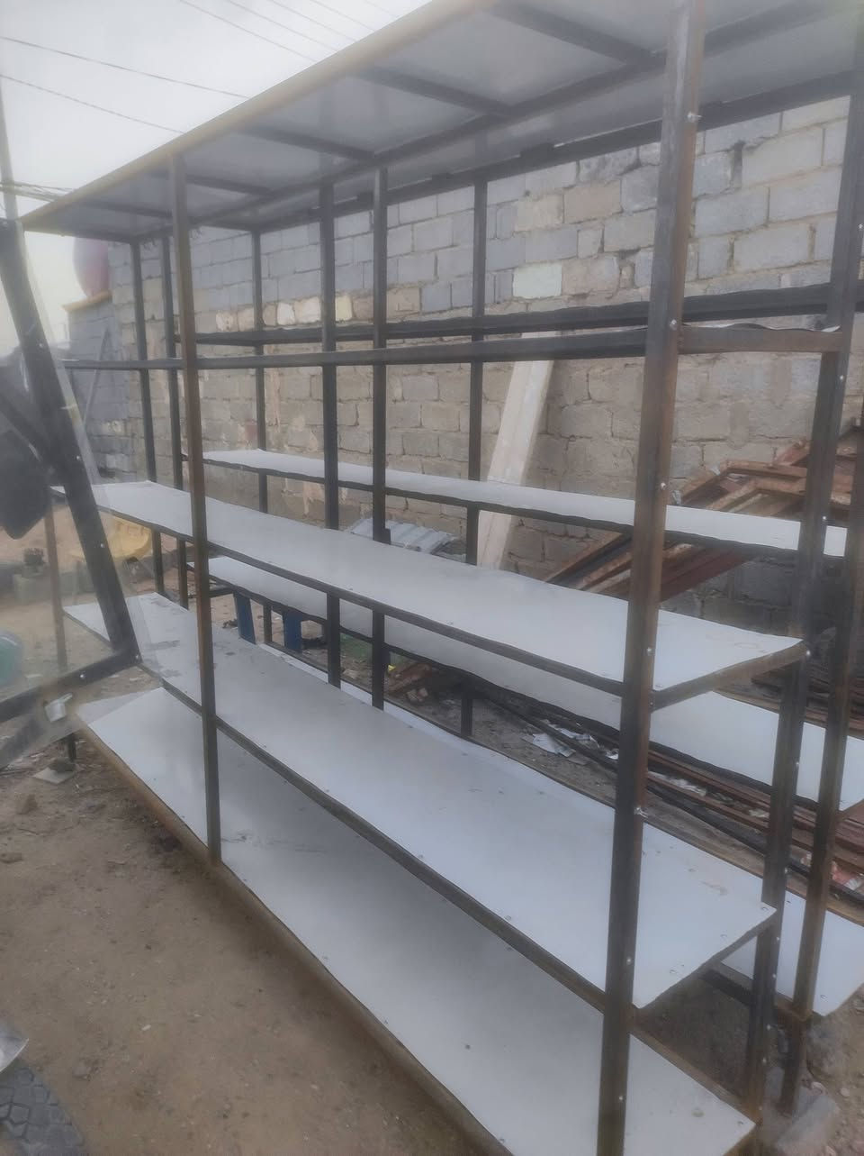 رفوف محل للبيع
طول 3 متر وارتفاع 2 متر
عرض الرف 40 
السعر 250 الف ***********
