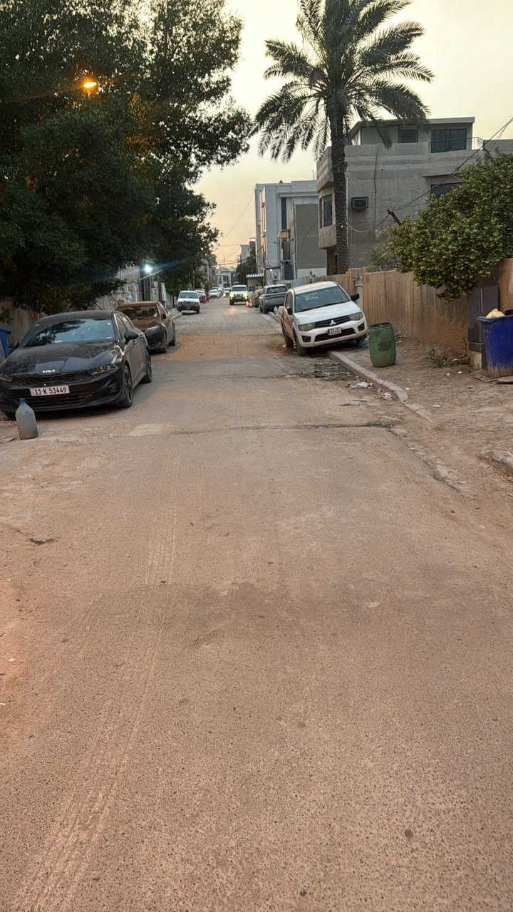 دار واجهة ٥متر و٣سم نزال ٢٢ونص مجموع ١١٤ متر معروض للبيع غير مكتمل للاتصال *********** ابو رحمه حي دراغ
