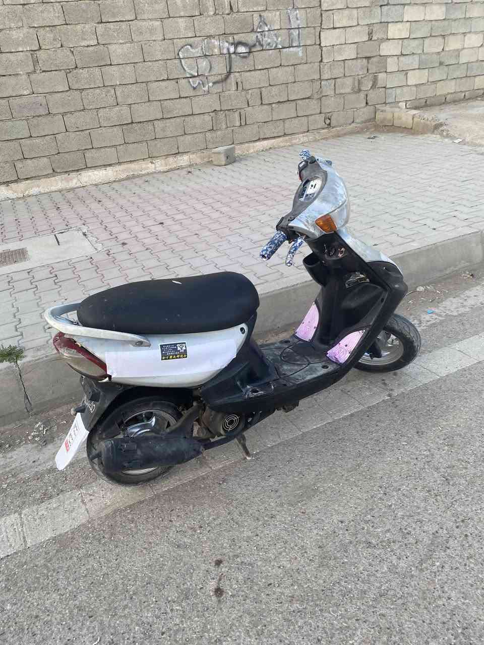 السلام عليكم الدراجه للبيع مفتوحه بوشه 49  وبيهه قايش تعبان تبديل هاهيه دراجه كامله حسب الاصول السعر425وبيهه مجال ***********واتساب 
للاتصال عل هاتف. ***********
