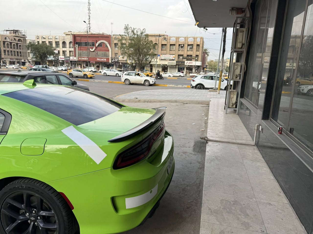 سلام عليكم دوج جارجر مديل ٢٠٢٣ بغداد ترقيم جديد مكينه ٥و٧٠٠ أمريكي حادث بنيد صبغ والجاملغ بارد فول مواصفات لون مميز مراوس بتاهو فقط  أو بيع *********** اتصال
