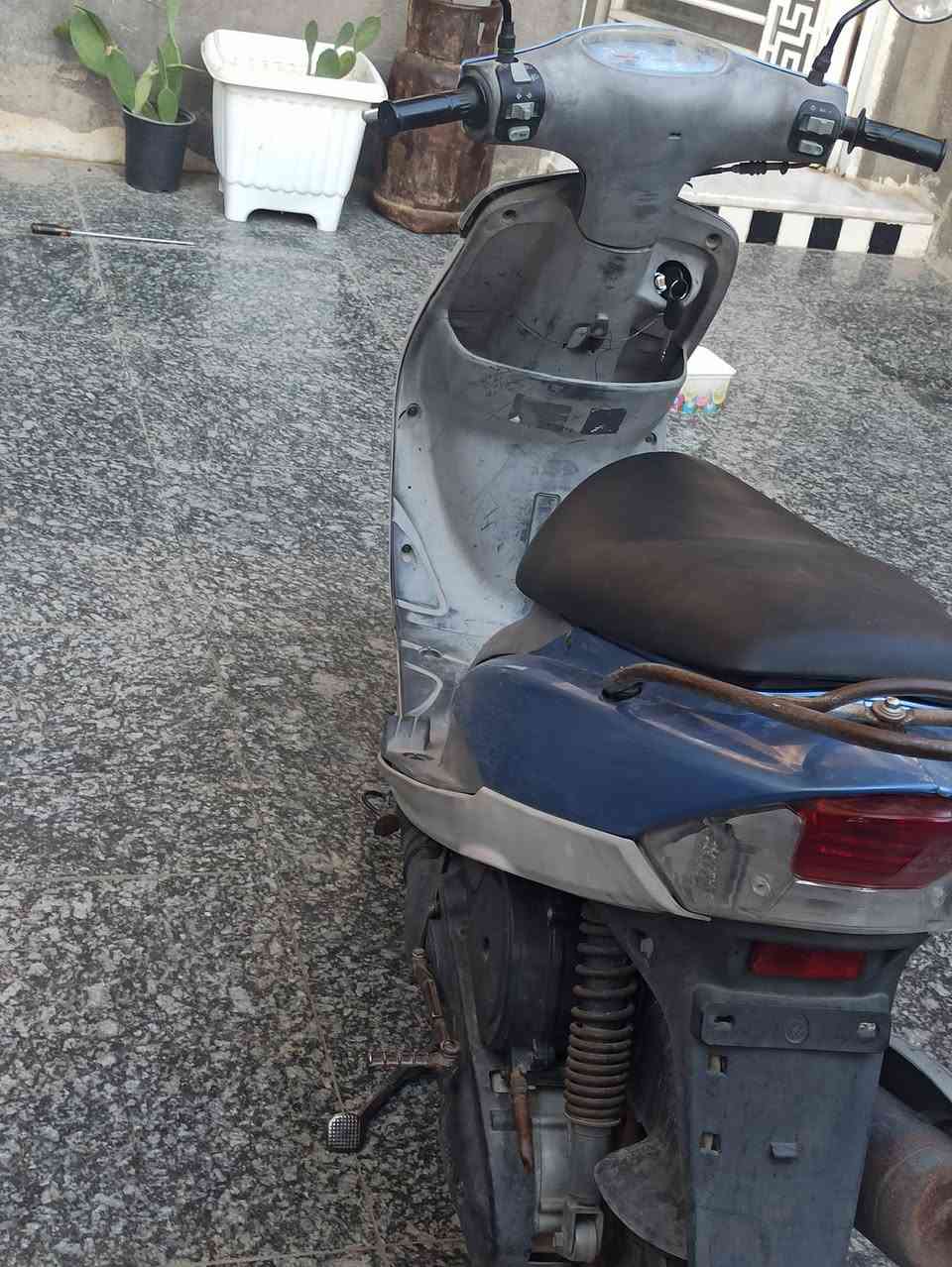 دراجه جاهزه كهربائيات شغاله (مفتوحه) مكينه ناعمه مال جناي شوفت عينك دراجه نضيفه كلشي ما عوزها  قفل جنطه قفل ستيرن سلف هندر 
دراجه جاهزه سعر خاص مكان ناصريه مركز حي اور


**إذا كنت صاحب هذا الإعلان وتريد حذفه لأي سبب، رجاءا أرسل رسالة إلى الدعم الفني**