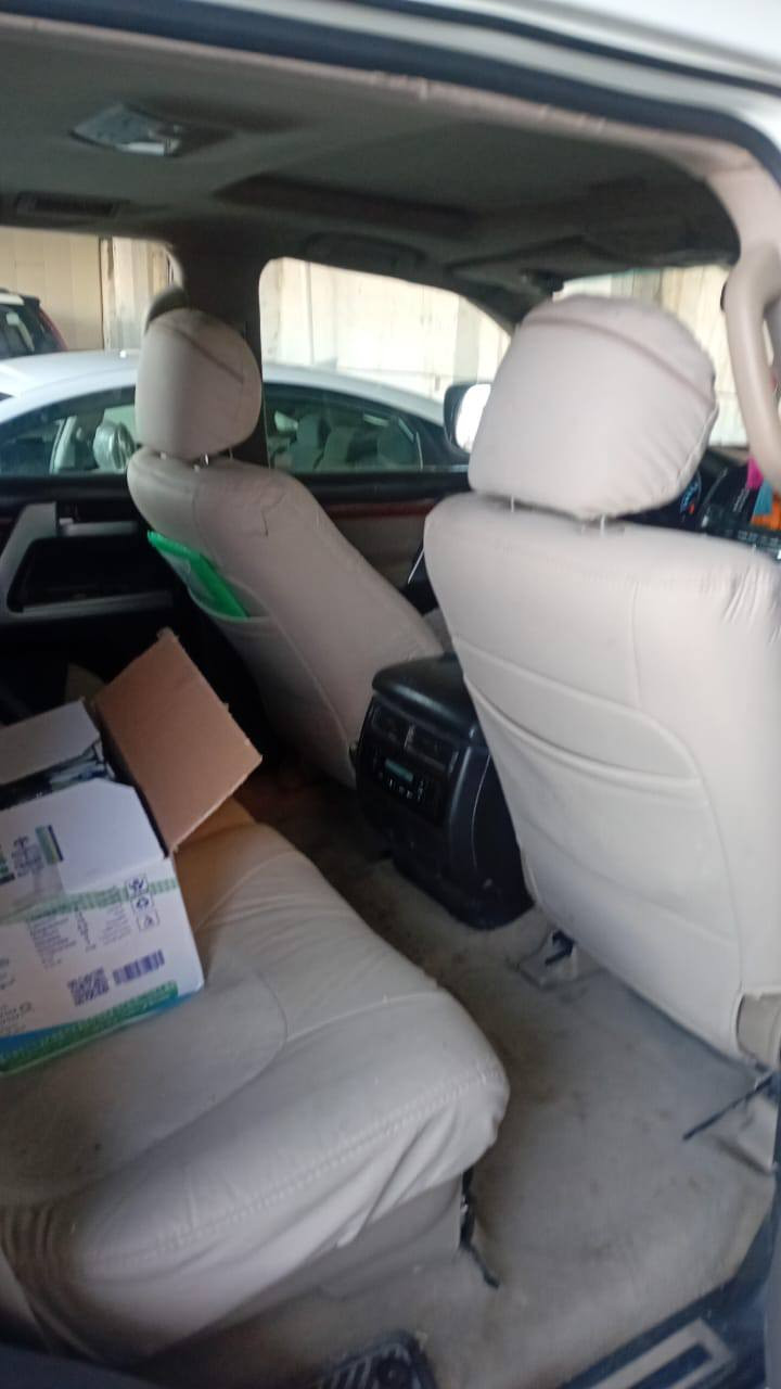 سلام عليكم لاندكروز VXRموديل2010 محدث 2014 جاملغات محدثه السياره V8  رقم مميز اربع ارقام متكرر الارقام  السونار مرفق في  الصور قبل لاتحابرني شوف التفاصيل واتصل واني في الخدمه السعر 270 وبيها مجال حق الجيه  لاستفسار*********** العنوان البصره الزبير
