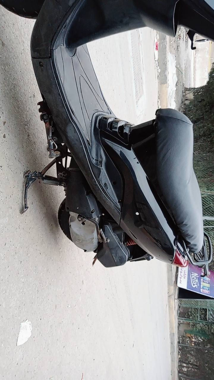 سلام عليكم  دراجه اكزز للبيع نوزل بكاني بغداد نضيفه السعر 700وبيها مجال للستفسار ***********
