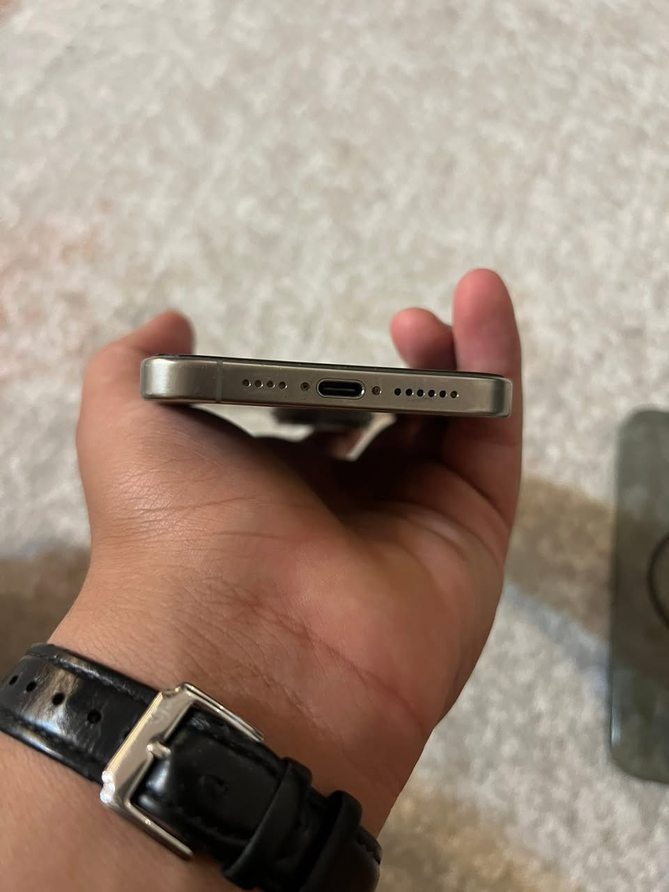 ‏سلام عليكم عندي iPhone15  Pro ماكس إضافة 100% التلفون مفتوح بطارية 87 مشحون 398 سعر 1050 بي مجال حك جيه مكان بغداد لشعب سريداد رقم ***********
