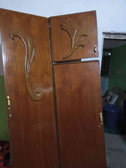 السلام عليكم غرفة نوم للبيع. السعر 250 ألف *********** بي واتساب
