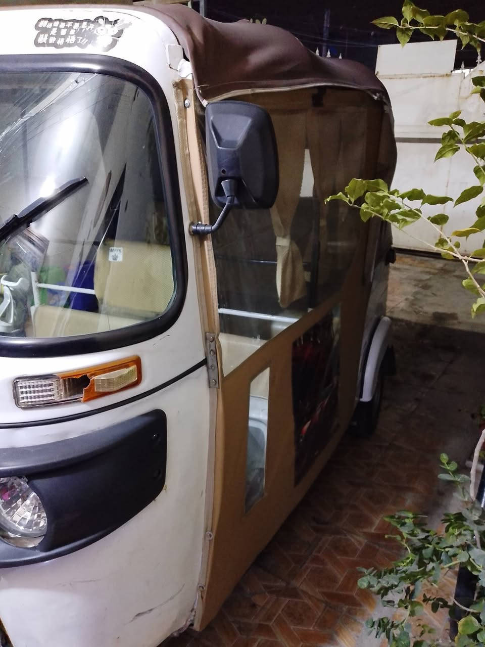 السلام عليكم عندي تك تك ٢٠٢٠ رقم وسنويه. باسمي شوكت متحب احول   ضربه بل لغد من الجهتين  وبيهه عواج من الستيرن   مجفته جديد  مكاني بغداد حي العامل ***********
