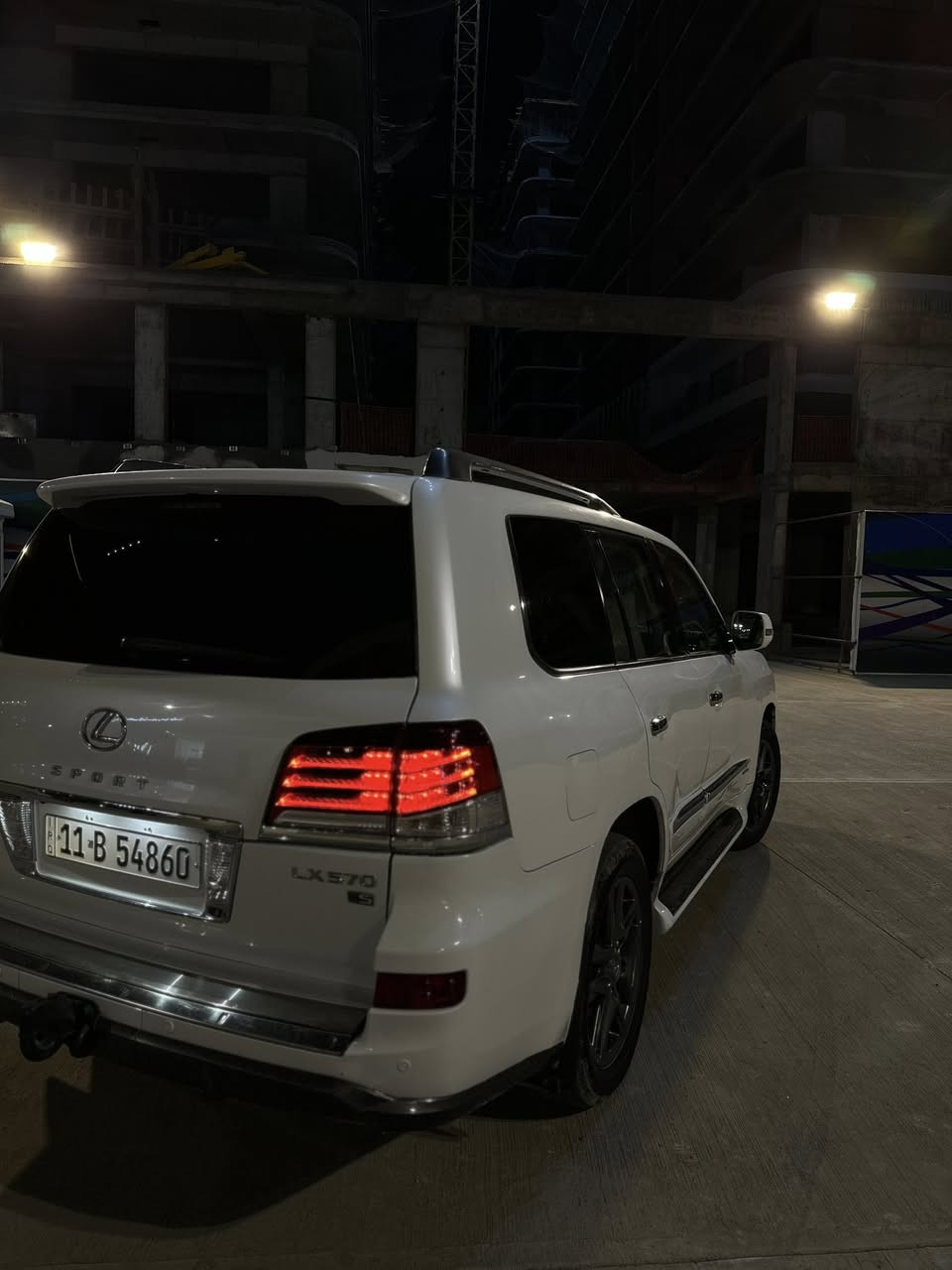 لكزز 2014 Lx 570 بريم
الموصفات 5.7 8سلندر السياره مناقصه كلشي
الون ابيض الجاملغ العكس السايق بي شويه بارد والباب بيهه شويه بارد فقط 
ماشيه 121
الكشنات قرميدي بريم
تشغيل بصمه  
بيبان بصمه ستيرن كهرباء 
جكات تصعد وتنزل       مانع انحدار 
كشنات كهرباء  
كشنات الاماميه تدفئه تبريد 
انظمه قياده sprot normal comfort 
حساسات اماميه خلفيه جانبيه 
3 كامرات 
صندوق كهرباء 
مرايه قلاب 
ثلاجه تبريد 
تخم تاير جديد 
شاشات اماميه والكشنات الخلفيه 
رقم بغداد انكليزي جديد باسمي سنويه جديده هزه جديده 
السعر365 وبيهه مجاال
الموقع بغداد العامريه 
رقم الهاتف ***********
