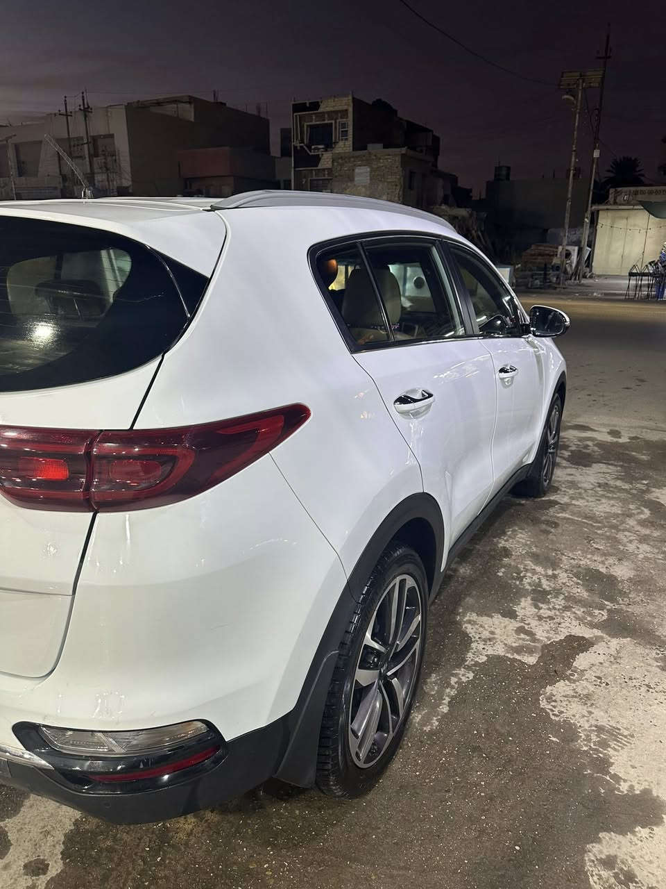 السلام عليكم 
كيا سبورتج 
موديل ٢٠ 
ماشيه ١٠٠ الف 
بيسك 
بغداد الكرخ 
***********
