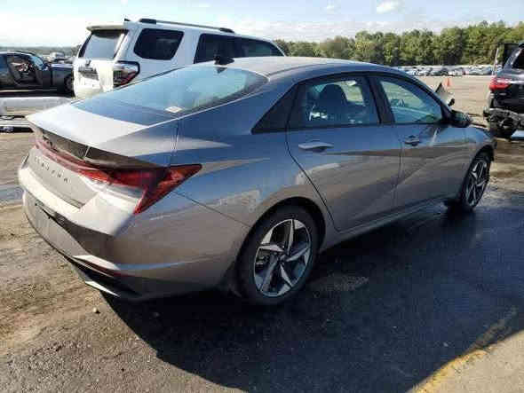 السلام عليكم الانترا تكسي 23 بسمي ماشية 38 جاهزه من كلشي صورة الحادث موجوده لا لغد ولا شاصي وبيهه بيبان ثنين عكس السايق مبدلات بامريكا منضومه غاز السعر 155
بغداد الحرية 
***********
