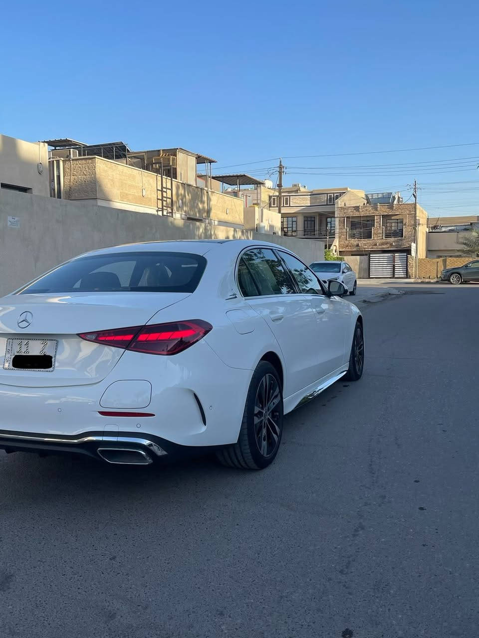 السلام عليكم مارسدس موديل 2025  فئة c350EL السياره زيروووو ماشيه 150 كيلو متر كفاله عامه من كلشي  رقم بغداد تحويل مباشر السياره زيرو مماشيه بصمات ثنين وياها ( تجميع الصين ) تجي فووول مواصفات معروفة مواصفاتها السعر المطلوب 440 ورقة وبيها مجال بسيط اخوان لحد يكلي بشركة باركود ارخص لبشركة باركود C200 مو نفس هاي السيارة مكان السياره بغداد ال كرخ شارع الربيع حي الجامعة للستفسار هاذا الرقم *********** وشكرأ

