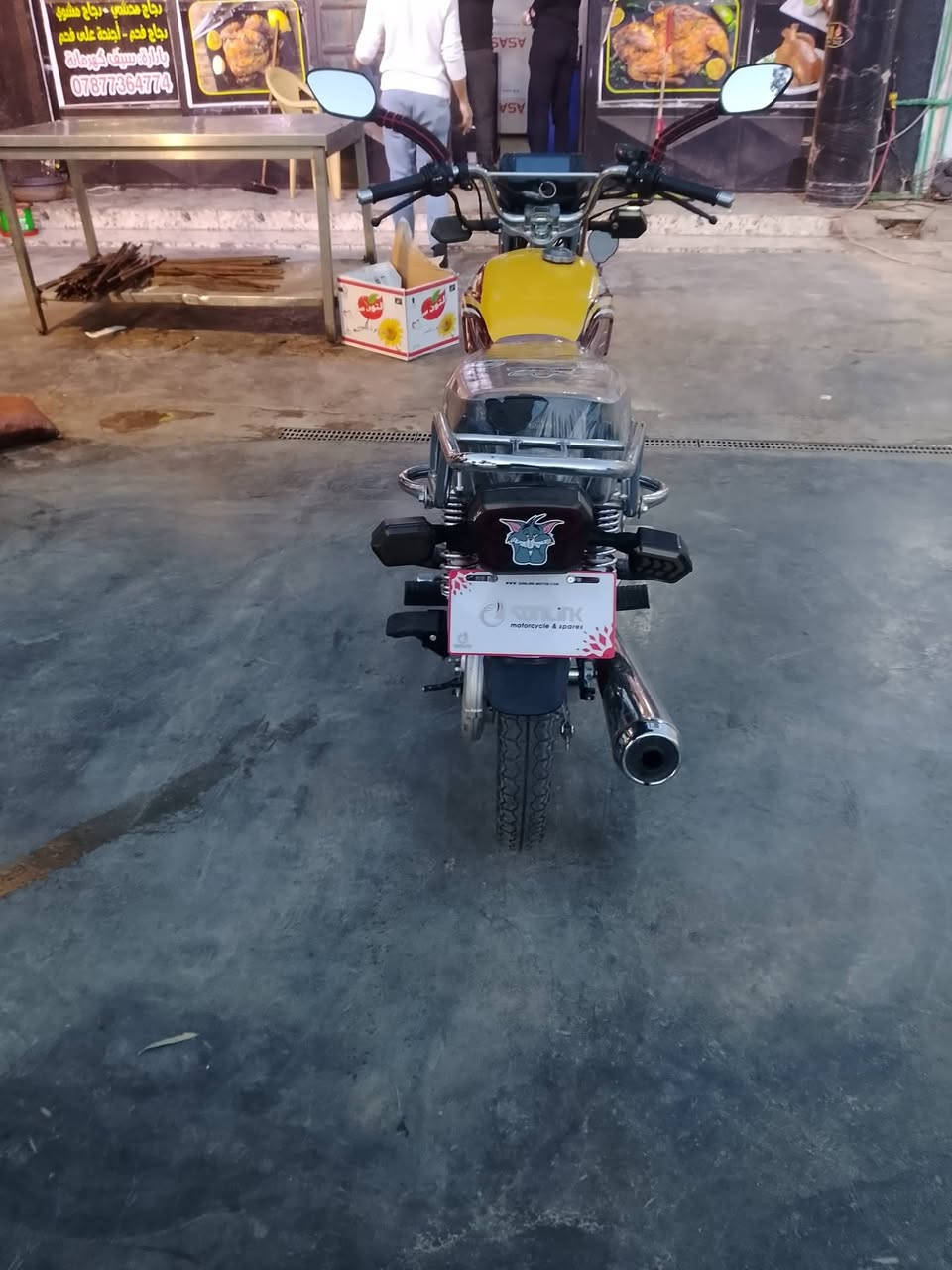 سلام عيكم موطور لبيع محرك 150 موديل 24 كهربايات كله شغاله نضافه تنشاف بل عين سعر 775  المكان العبيدي  ***********
