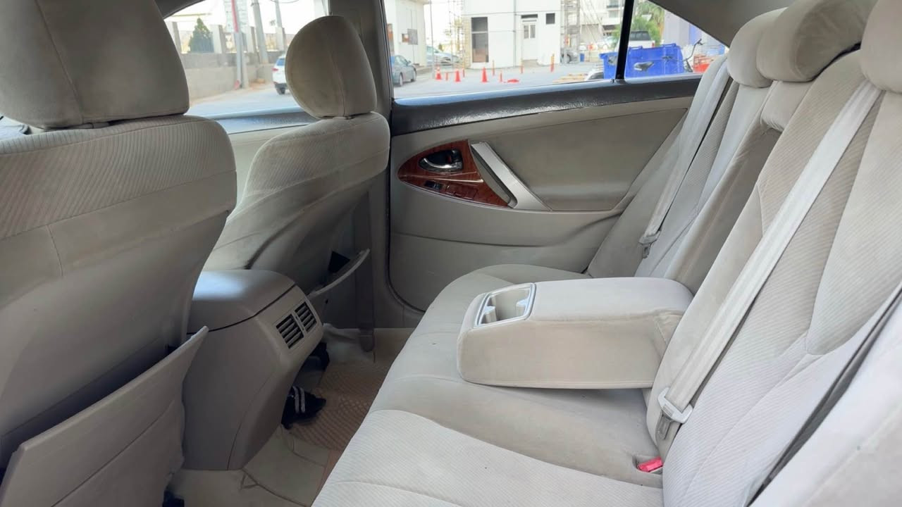 Camry 2010 
کامری 2010 خەلیجی 
سپی سەدەف 
فول مواسەفات  
ناو زەرد + ناو فۆرمیکە +سلایت + سوکان تەحەکوم  + تحدید سورعە + سوکان ڤۆلیۆم + کوشین کارەبایی + پەردە کارەبایی + حەساس تەبرید ساردو گەرم + لایت زینۆن بیلادی 
تێبینی بێ بۆیاغ سەیارەکە سەقفو  بۆنیت و سندوق تەزرە چاک نەکراوە 
نرخ 118 مجال 
ژ.م ***********
￼￼ أربيل, العراق
