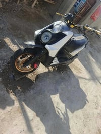 دراجه لبيع مكينه مكفول نكره سلف سعر 905 وبيه مجال07722136194