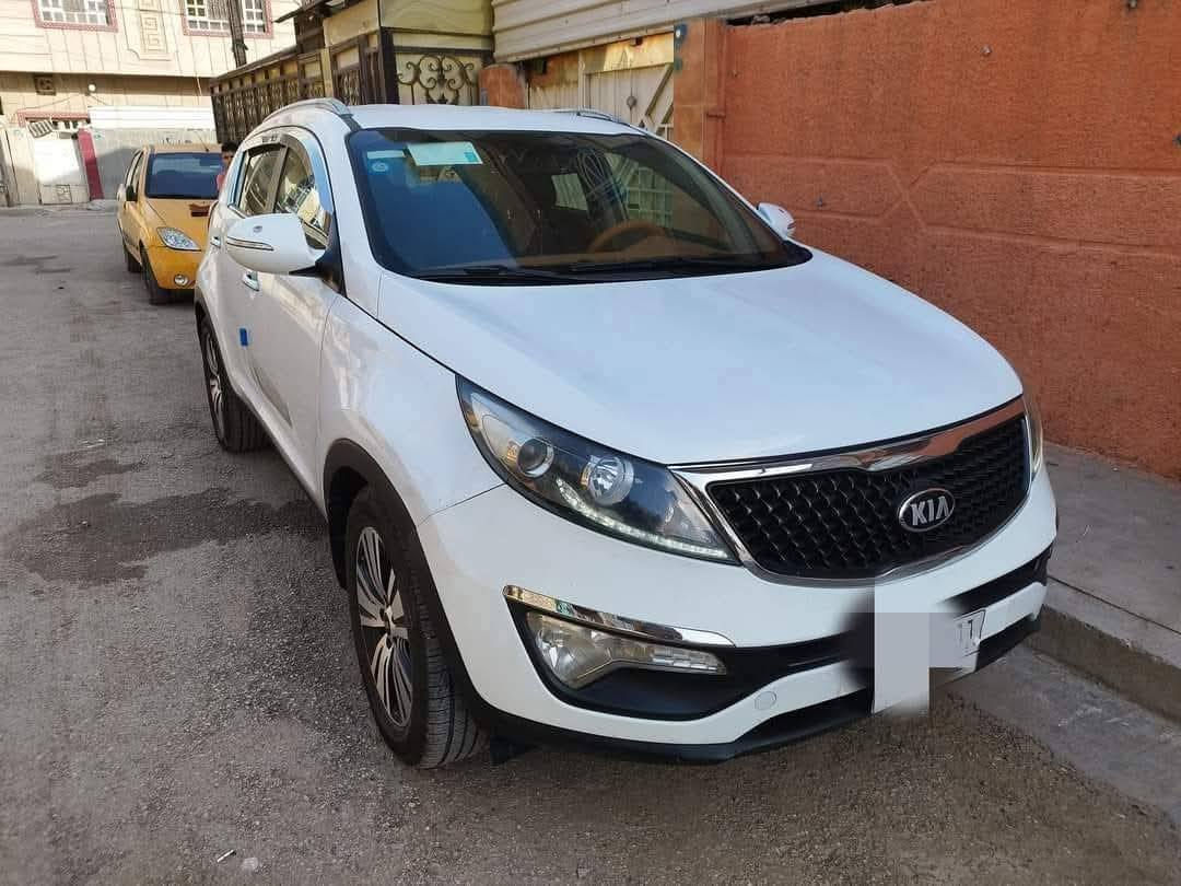 السلام عليكم.
سبورتج خليجي ٢٠١٥ نص فوول . بيها بارد قطعتين . مكفولة من الصبغ ماشية ١٣٦ حقيقي يدك الجرس . رقم بغداد باسمي السيارة بيها ادامة وكالة صدر امامي خلفي وتبريد وباتري كله جديد هل شهر مناقصها اي شي . السعر  ١٥٨. ***********
واذا اكو مراوس موديل ١٨ بس بيها بانوراما اراوس...
