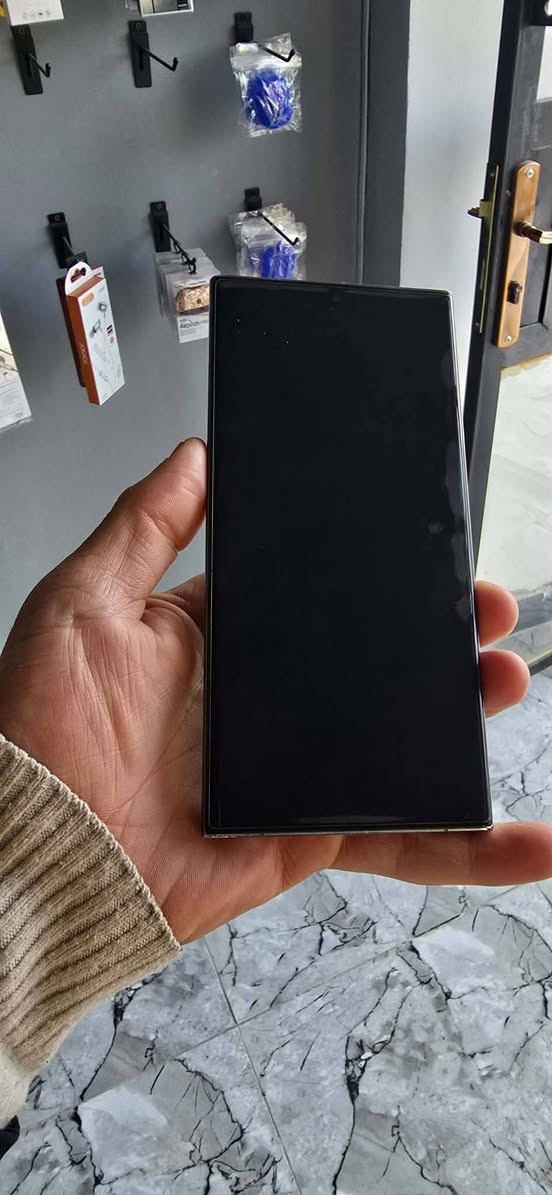 سامسونج S23 ultra  ذاكره ٢٥٦ رام ١٢ جهاز شرق أوسط خطين نظافه لوك شركه الجبال مكاني ديالى السعر ٧٥٠ ملحقاته كامله


**إذا كنت صاحب هذا الإعلان وتريد حذفه لأي سبب، رجاءا أرسل رسالة إلى الدعم الفني**