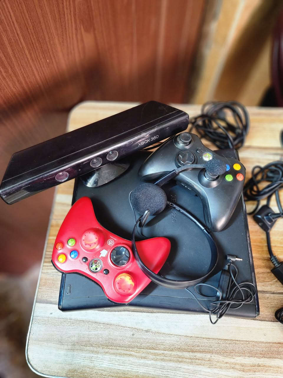 سلام عليكم

اكس بوكس 360 (Xbox 360 S)

السعر 150

ويا جوستكات عدد 2

وكاميرا تفاعلية Xbox Kinect

العابهة متنصبة بالجهاز

العنوان بغداد الضباط شارع معامل الكاشي

***********
