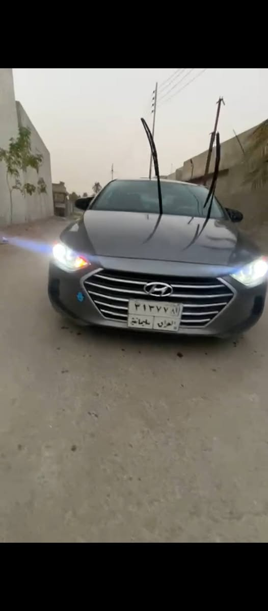 السلام عليكم النترا 2018ضرر مالتهة بل منشور بدون ايرباك فقط بنيد واجه من امريكي قطتين صبغ سياره بعده عله وضع الشركة جديه مكينه 2000 شرط المكينه محد فاتح بيهة برغي عليه كير مكينه صدر تخم تاير باتري كله جديد 
مواصفات السياره نص فول رادار جانبي شاشه كار بلي كامره دواره السعر 127وبيهة مجال ولي عنده اي استفسار ***********
