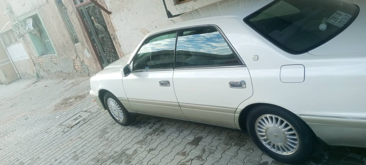 راس الثور فلات للبيع رقمها نجف مكان النجف رقم الهاتف ***********
