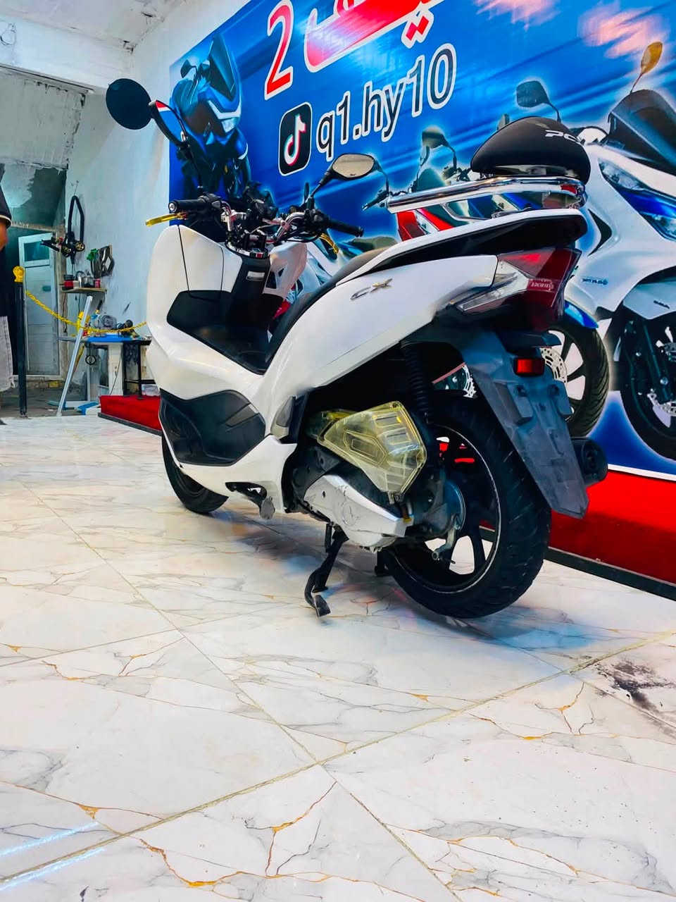سلام عليكم
دراجه PCX جيل ثالث وارد كوري 
مكفوله كفر ومكينه 
شلعه ومعدل خير من الله 
حساس زدحام حساس ستان 
حجم المكينه 125cc 
تفاصلي اكثر اتصل وتدلل 
العنوان بغداد حي البتول 
رقمي فقط مخابره ‭***********‬
فقط واتساب ‭***********‬
