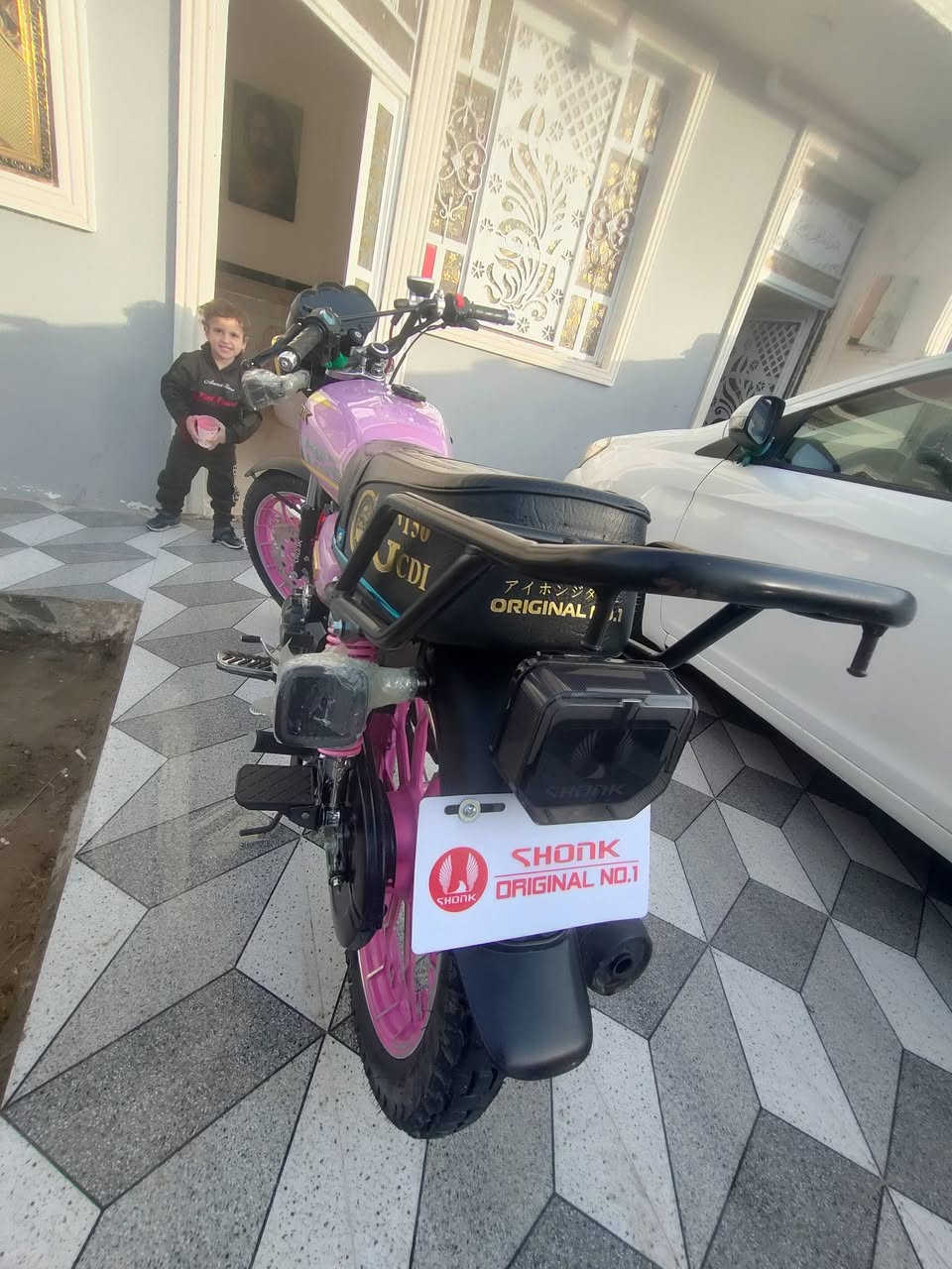 السلام عليكم
للبيع سافان 2025
مكفوله كفاله عامه اوراق السعر 800 وبيها مجال الاتصال *********** مكان الدراجه عزيزية
