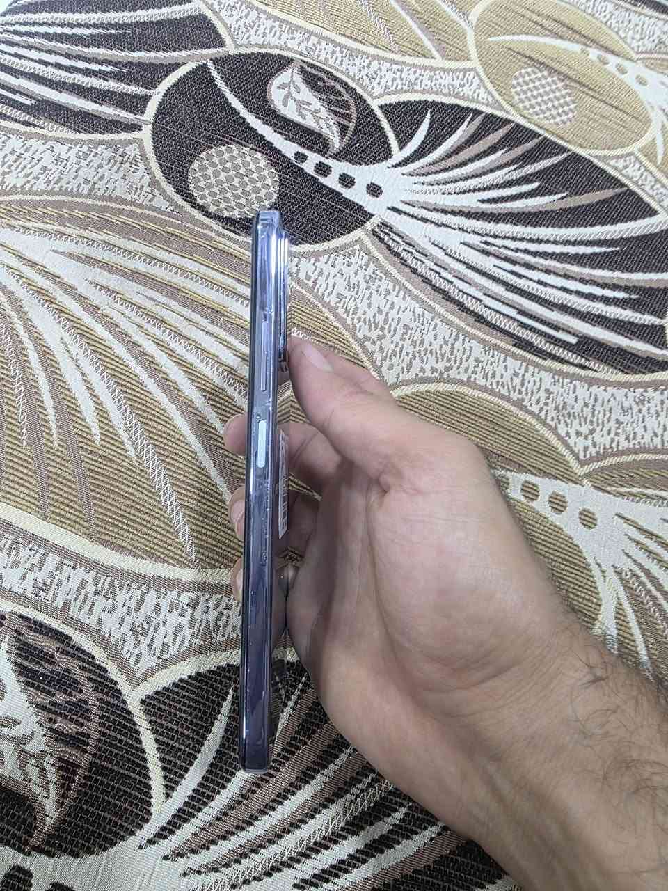 السلام عليكم  جهاز للبيع نضيف ومستعمل قليل 
انفنكس 0x6  كارتونه وياه وشاحنته الاصليه وياه  
السعر 250 وبيه مجال  
تواصل واتساب ***********
