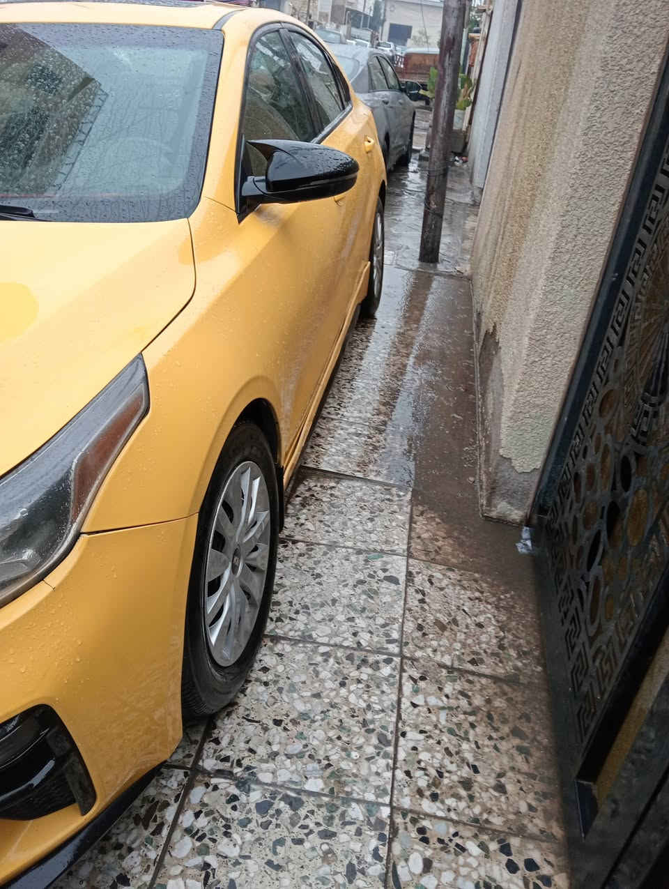 السلام عليكم اخوان فورتي فول واحد على واحد وارد امريكي  موديل 2021  بغداد مكينة 1600تيربو جانت خصوصي وحولته تكسي  سيارة باسمي مصفرة هيئة وغرامات  رقم بغداد مواصفات فتحة بصمه تشغيل بصمة ابواب كشن كهربائي جلد تدفئة وتبريد قطعتين بالكشنات والاستيرن دبل كزوز شفتات ستيرن صور الحادث والتفاصيل كلها بالمنشور تبديل قطعة وحدة بنيد والباقي كلها ليبل واحد ماشية 79 الف السعر 137مكان السيارة بغداد البياع رقم الهاتف *********** وتحياتي للجميع
