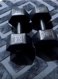 زوج دمبلص مكان زعفرانيه ب٣٠ وبيهم مجال 07882907199