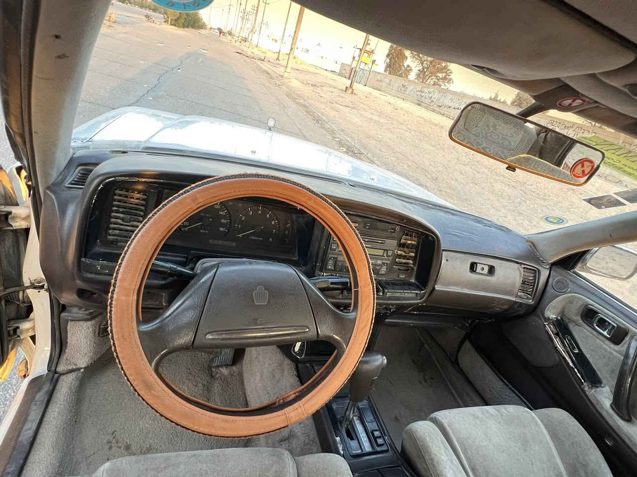 السلام عليكم..

” (Toyota Crown)،نوع السياره 
هارتوب مكفوله من الضربه والصبغ والتبديل گير مكينه 2.5 جدد حداديه 90‎%‎ وقم جديد بأسمي تحويل ثاني يوم ، سياره حلوه وحديده سعر 55$ وبيه مجال بسيط 
مكلف بالنشر 
الصالحي الصالحي
رقم ***********
واتساب
