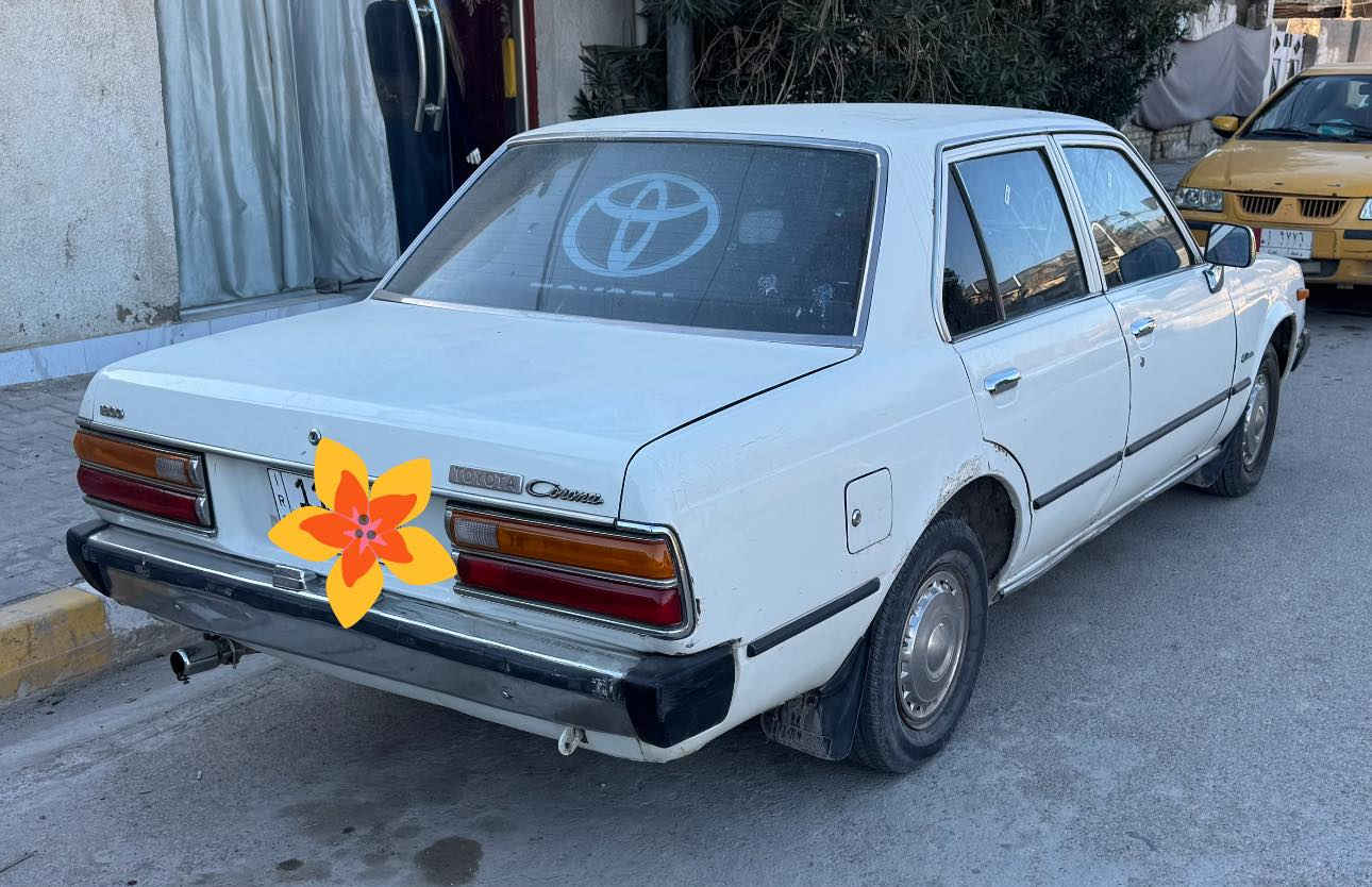 السلام عليكم تويوتا كرونا موديل 1980 نضيفة جدا محرك وكير جديد تخم تاير جديد تدفئة وتبريد شغال حدادية جديدة كهربائيات كلها شغالة رقم بغداد باسمي سيارة جاهزة ***********📞 السعر 42 مكان السيارة واسط الكوت
