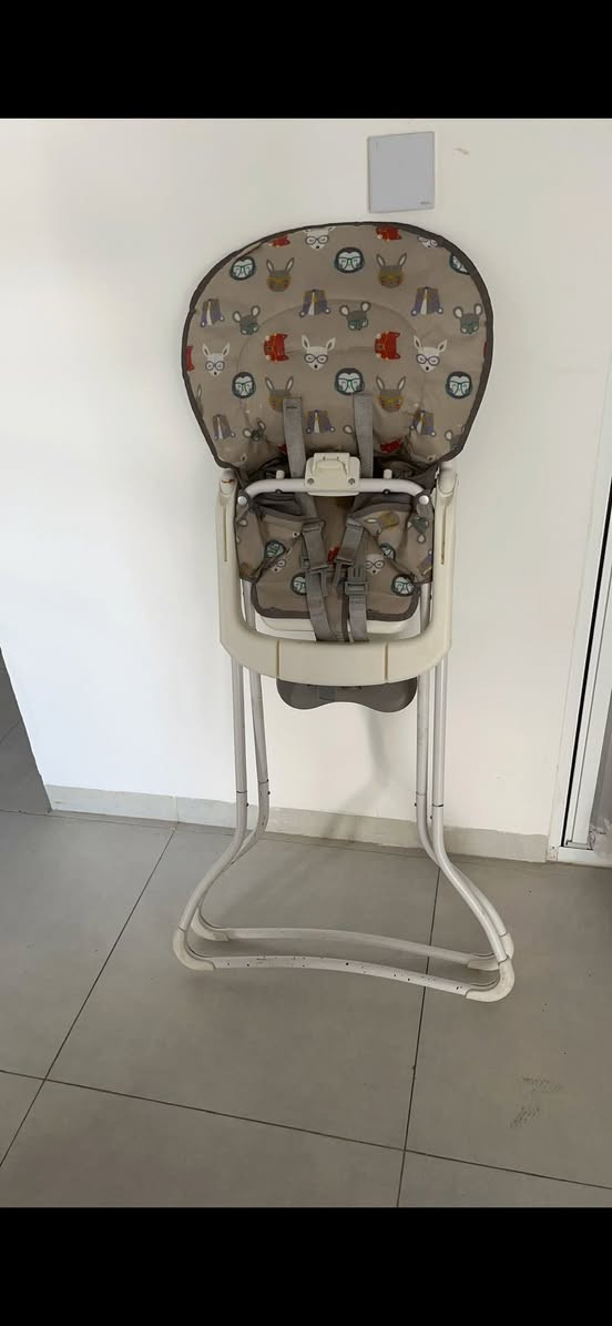 كرسي طعام اطفال ماركة امريكي Graco استعمال قليل جدا و نظيف جدا
سعر الشراء ١٢٠$  
وببيعه ٥٠ الف


**إذا كنت صاحب هذا الإعلان وتريد حذفه لأي سبب، رجاءا أرسل رسالة إلى الدعم الفني**