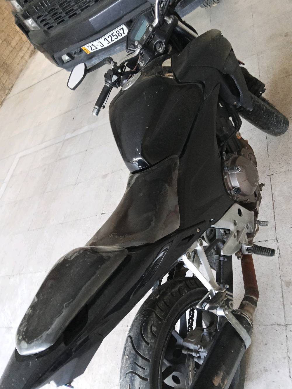 السلام وعليكم دراجه  cb500f
للبيع او مراوس بأزغر بي سي اكس اي جيل عادي بس كون مكفوله 
دراجه مكفوله فقط عوزها فلنجه بريك خلفي ممسوحه واشاير خلفيه سعرها 15ورقه وبيها مجال للشراي 
العنوان بغداد ***********