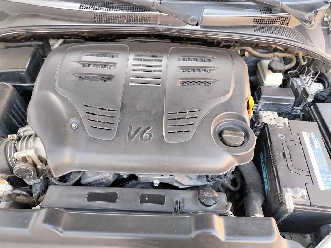 سورنتو 2009
خليجي كويتي
السعر: 110
وبيه مجال 
فول مواصفات
فئه EX لمتد
فتحه
كشنات جلد
5راكب
تبريد
بيانو
تحكم ستيرن
مثبت سرعه
شاشه
كامره
حساسات
دواخل بيجي

المحرك والدفع:
 • محرك V6 سلندر المرغوب
 • فور ويل
 • مري كهربائيه
 • كشن كهربائي

كفاله عامه
ضربه و صبغ وتبديل
ماشيه 170
السياره جديده بمعنه الكلمه

(رقم بغداد مشروع وطني سنويه جديده)

مكان السياره: بغداد 
للاستفسار: ***********
