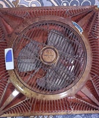 مروحة سقف ثانوي • عليها مجال