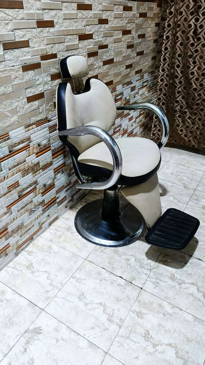 سلام عليكم غراض حلاقه البيع كلمن وسعره مكاني البصره الحيانيه ***********
