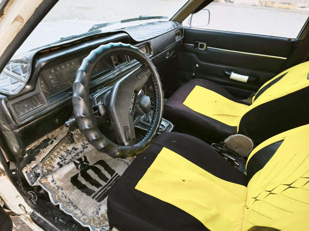 للبيع كرونا موديل 1980 كير اوتوماتيك كير ومحرك ونجي رقم وسنوية جديد مشروع وطني وبيها كوبون بنزين سعر 39 وبيها مجال بسيط ***********
