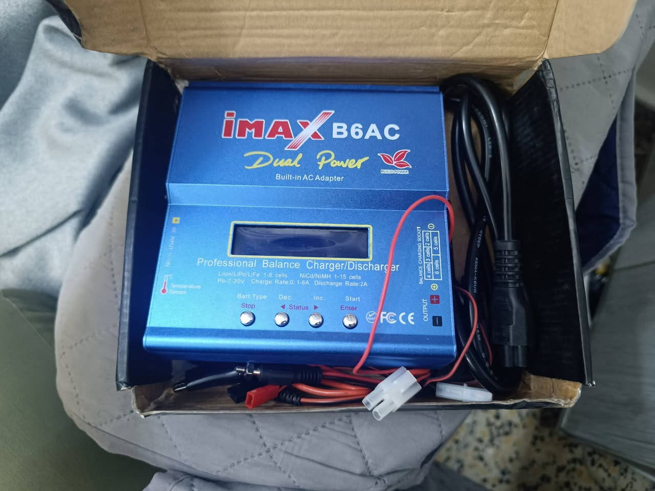 سلام عليكم  للبيع
شاحه بطاريات جديد غير مستعمله فقط كارتونته تعبانه شويه 
بطاريات ايضن جديداً و غير مستعملات  
مكاني زعفرانيه


**إذا كنت صاحب هذا الإعلان وتريد حذفه لأي سبب، رجاءا أرسل رسالة إلى الدعم الفني**