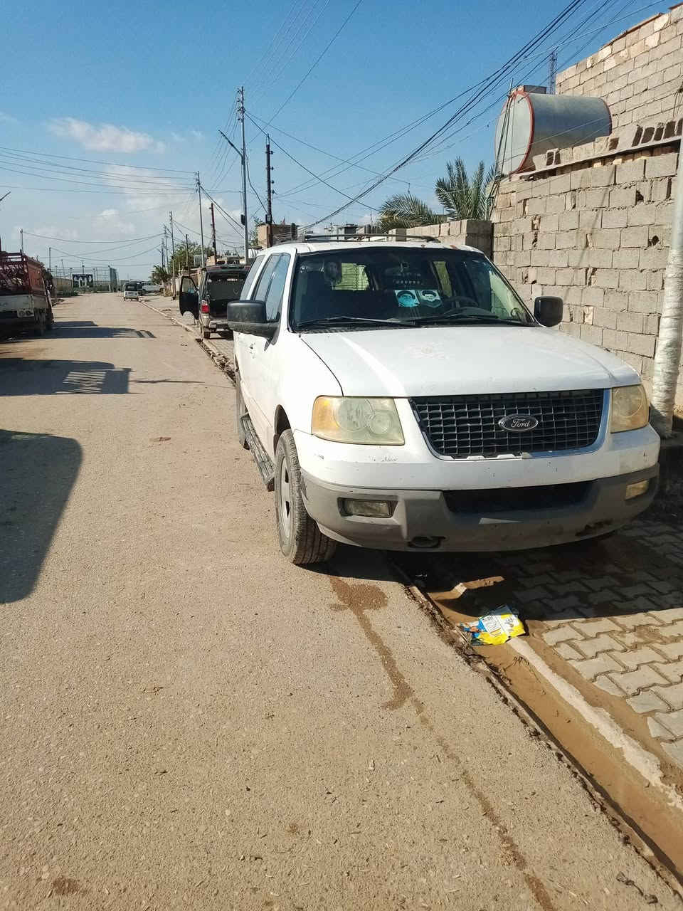 فورت لبيع سياره جديده جاهزه مكينه بطه مكان بغداد المعامل السعر٤٠ ورقه ***********
