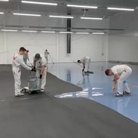 عمل ايبوكسي الأرضيات للمعامل والمصانع والمجمعات الطبيه والكراجات والمو...