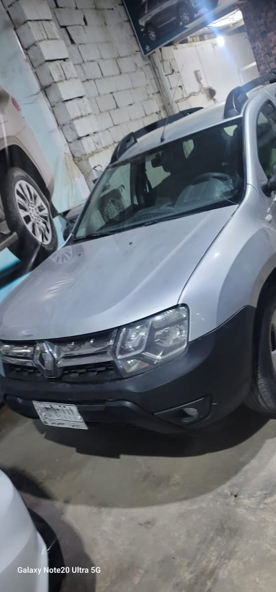 السلام عليكم 

� للبيع رينو داستر 2018 🚗
سيارة نظيفة جداً وحالتها ممتازة 🌟
✅ محرك نظيف وهادئ
✅ كير ممتاز وسلس
✅ السيارة كاملة ومرتبة من الداخل والخارج
✅ استخدام شخصي ومهتم بها
✅ لا تحتاج أي مصاريف
✅ اقتصادية بالبنزين وقوية على الطريق
✅ شاصي نظيف
✅ مكيف بارد وأداء ممتاز
✅ مناسبة للعائلة والاستخدام اليوم

السيارة جاهزة للفحص والمعاينة
💰السعر:(97) وبيها مجال قليل
📞للتواصل: ***********
