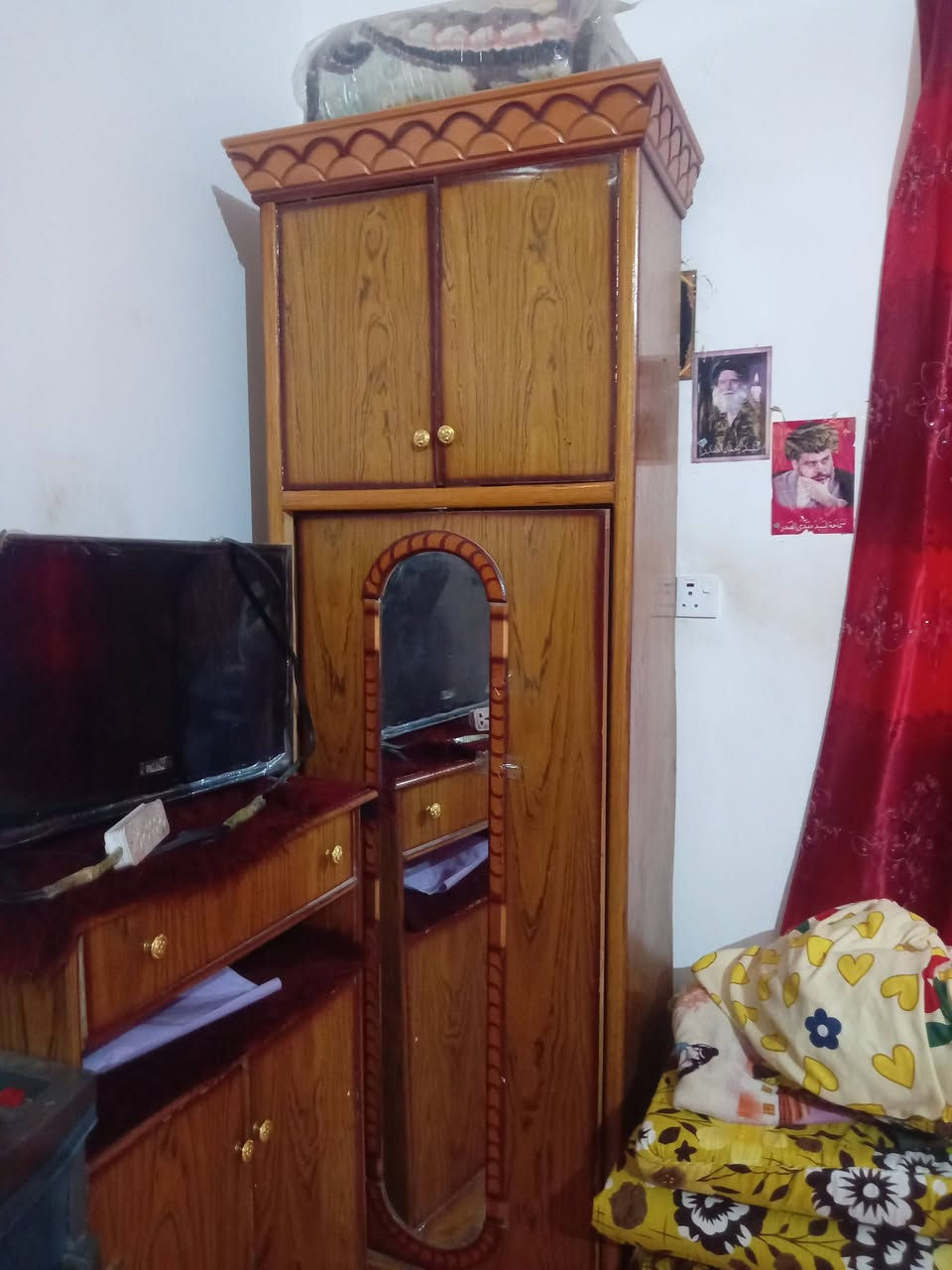 السلام عليكم غرفه خشاب للبيع استفسار اتصل على رقم ***********او
***********
