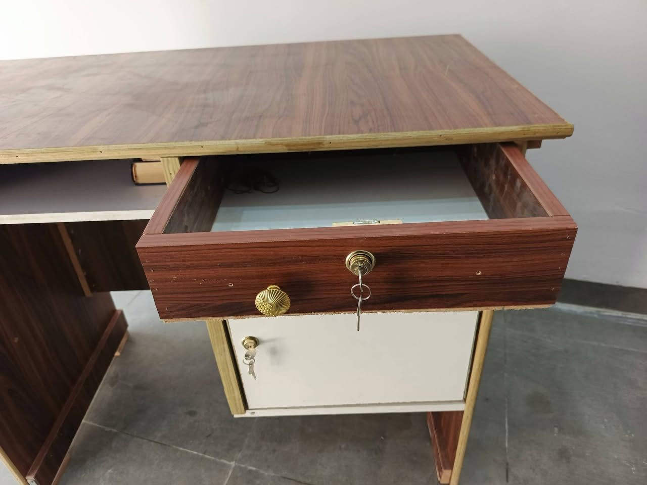 للبيع كرسي أبو الجك مع ميز حسابات كلش نظيفات السعر اثنينهم ب75 ألف
العنوان الموصل للأستفسار
 ***********
***********
