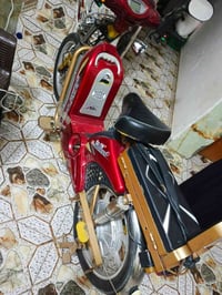 ماطور شحن للبيع استخدام قليل بعده نضيف 5 بطاريات عل فحص بعدهن جدد يقرن...