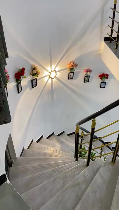 الدار البيع الجغيفي الثانية قرب الملاعب المساحة مية وثمانين متر التصال على الرقم ***********
***********
