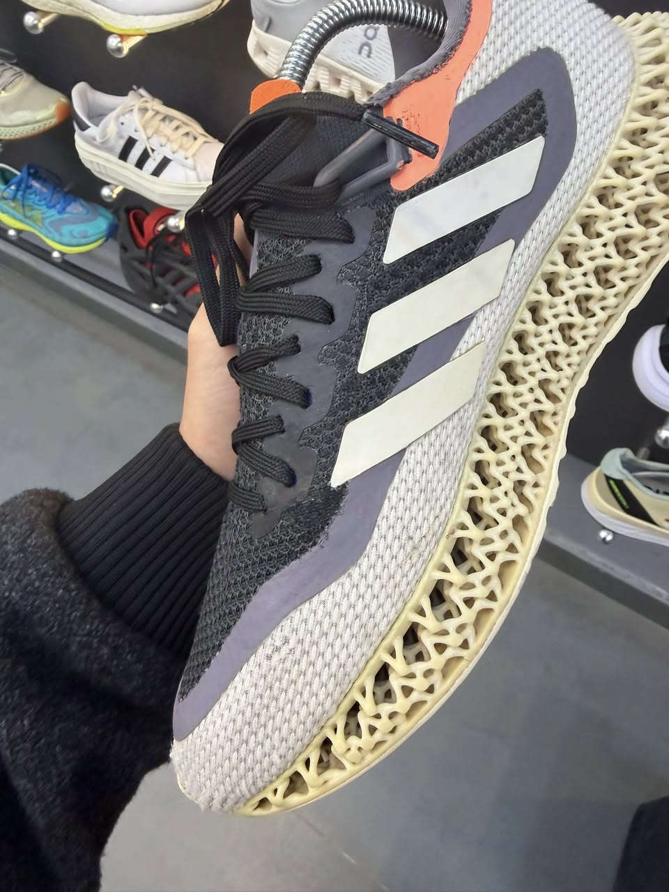 النوع/اديداس فوردي 
القياس/42
السعر/60
📍بغداد-الحريه-مقابيل الضريبه
***********☎️
