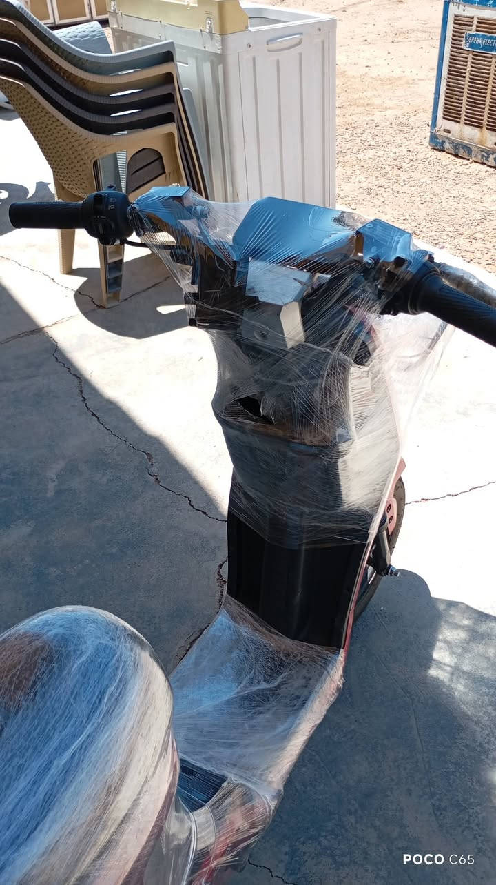 سلام وعليكم موطور شحن R9مديل 25.    6بطاريات 32امبير البطاريه فولل سرعه 99حقيقيه  بصمه شغاله  موطور ما ناقصه اي شي كامل مكمل حجم 24. السعر 450وبيه مجال للاستفسار ***********مكاني الضلوعيه
