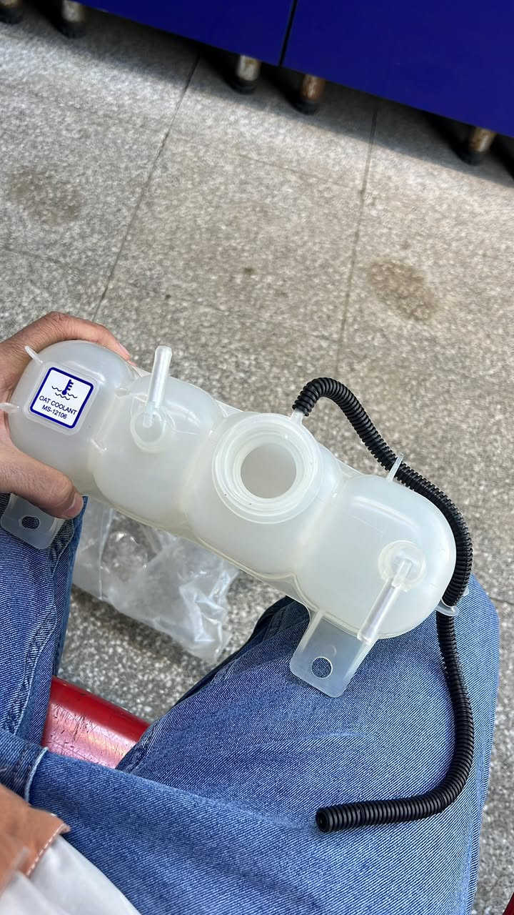 السلام عليكم ورحمه الله 🌹🌹
ادوات احتياطية جيب كومبا

جديد - مستعمل ✔️

محل محمد النقاش 

ادوات صدر مع وجود ورشة صيانه 🔧

زيوت و فلاتر 

ادوات محرك 2.0t-2.4🧰

العنوان : بغداد ساحة الطيران ش الشيخ عمر 📍

 📞 ***********
