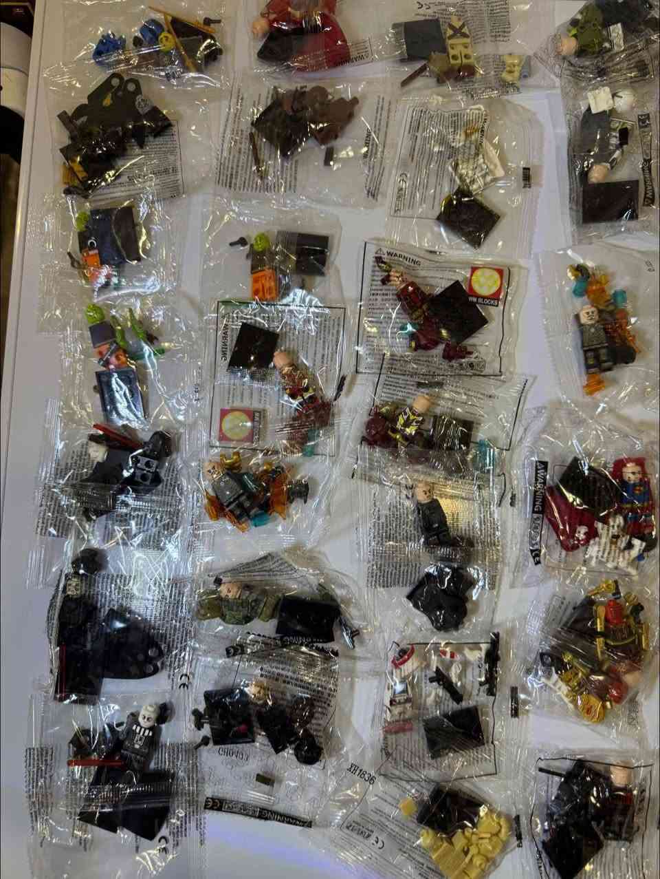 شخصيات ليكو بيهم 60 قطعه شخصيات ستار ورز ومارفل اغلبها معروفه بيهن قطع كبار مو صغار واضحه اكياسهم
ومجموعه ثانيه 60 شخصيه مال لاعبين طوبه اغلبهم البرازيل وكم قطعه منوعه
ابيعهم كلهم سويه المجموعه اكثر من 120 
الي يفيدنه ينطيني سعر معقول بيهم وبالعافيه


**إذا كنت صاحب هذا الإعلان وتريد حذفه لأي سبب، رجاءا أرسل رسالة إلى الدعم الفني**